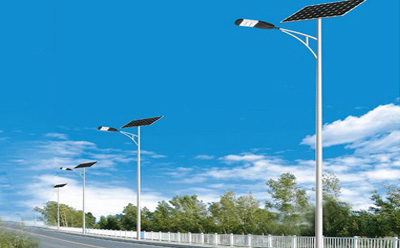 农村道路装措美太阳能路灯选多大瓦数实测